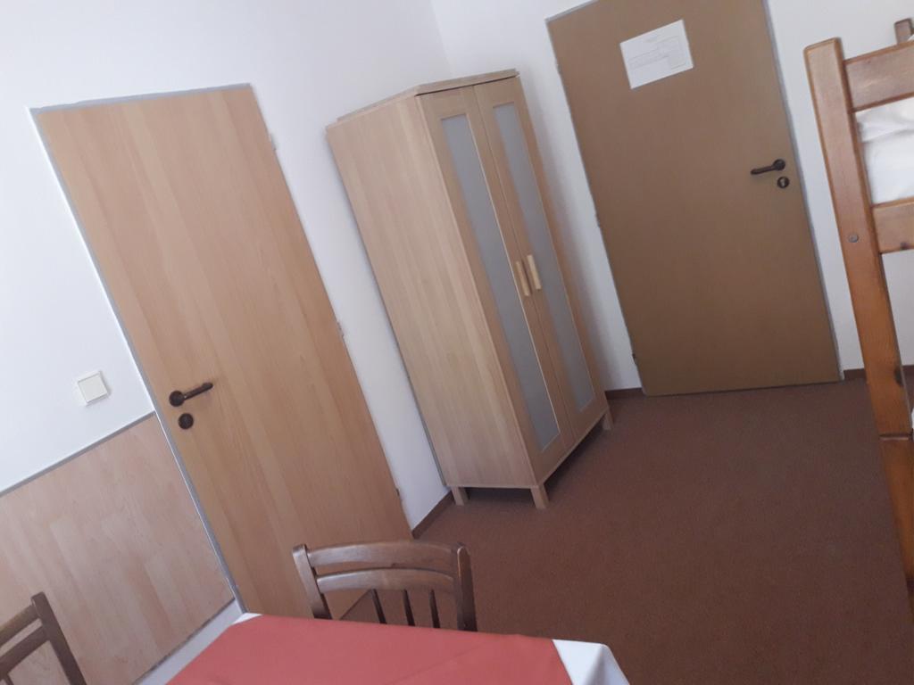 Hostel Sokol Troja Прага Экстерьер фото